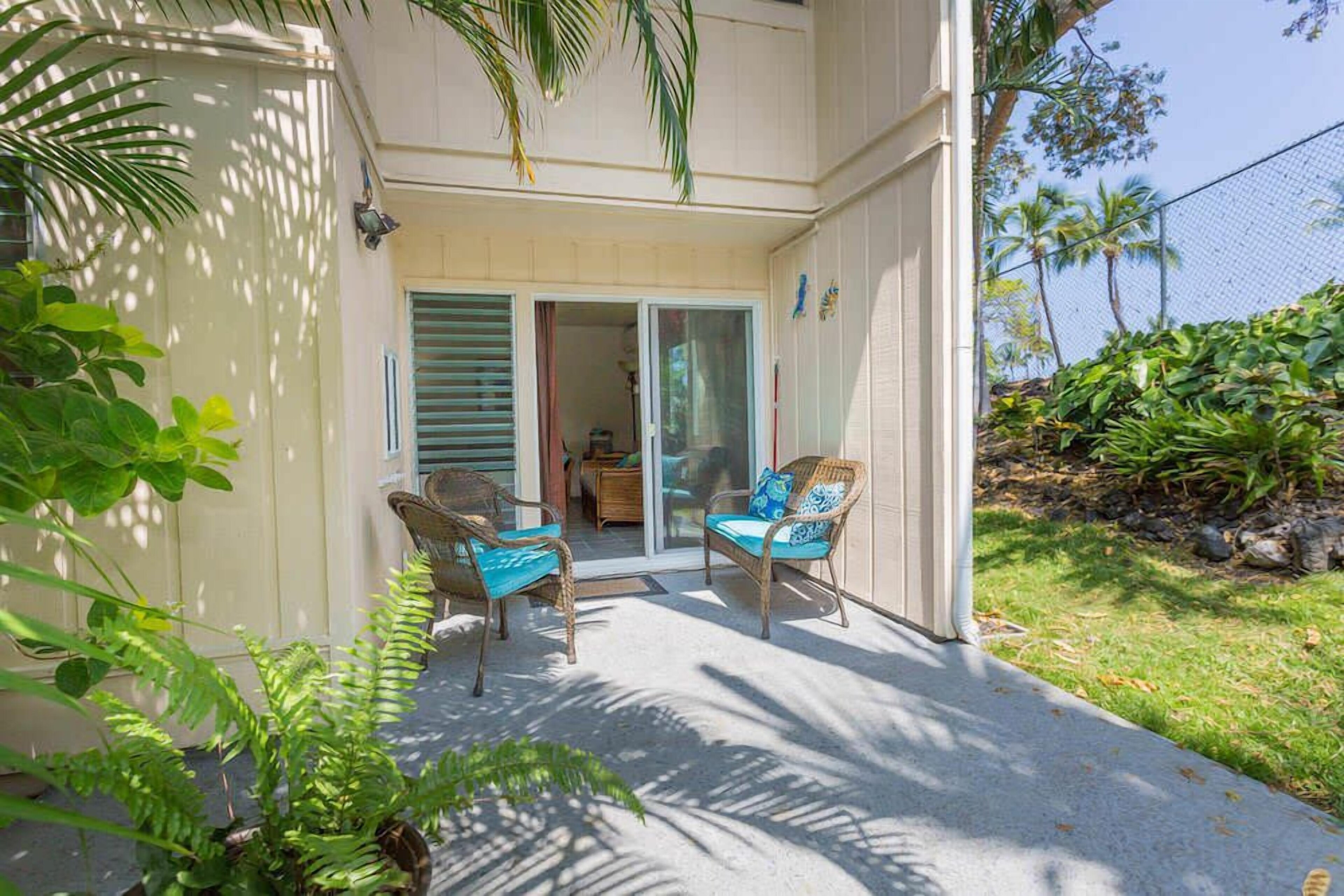 Kona Surf & Racquet Club