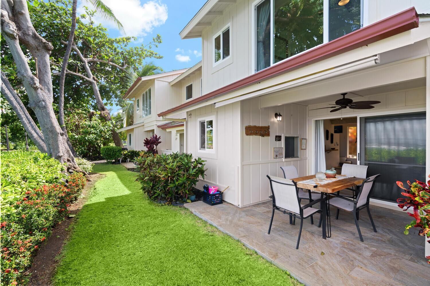 Kona Surf & Racquet Club