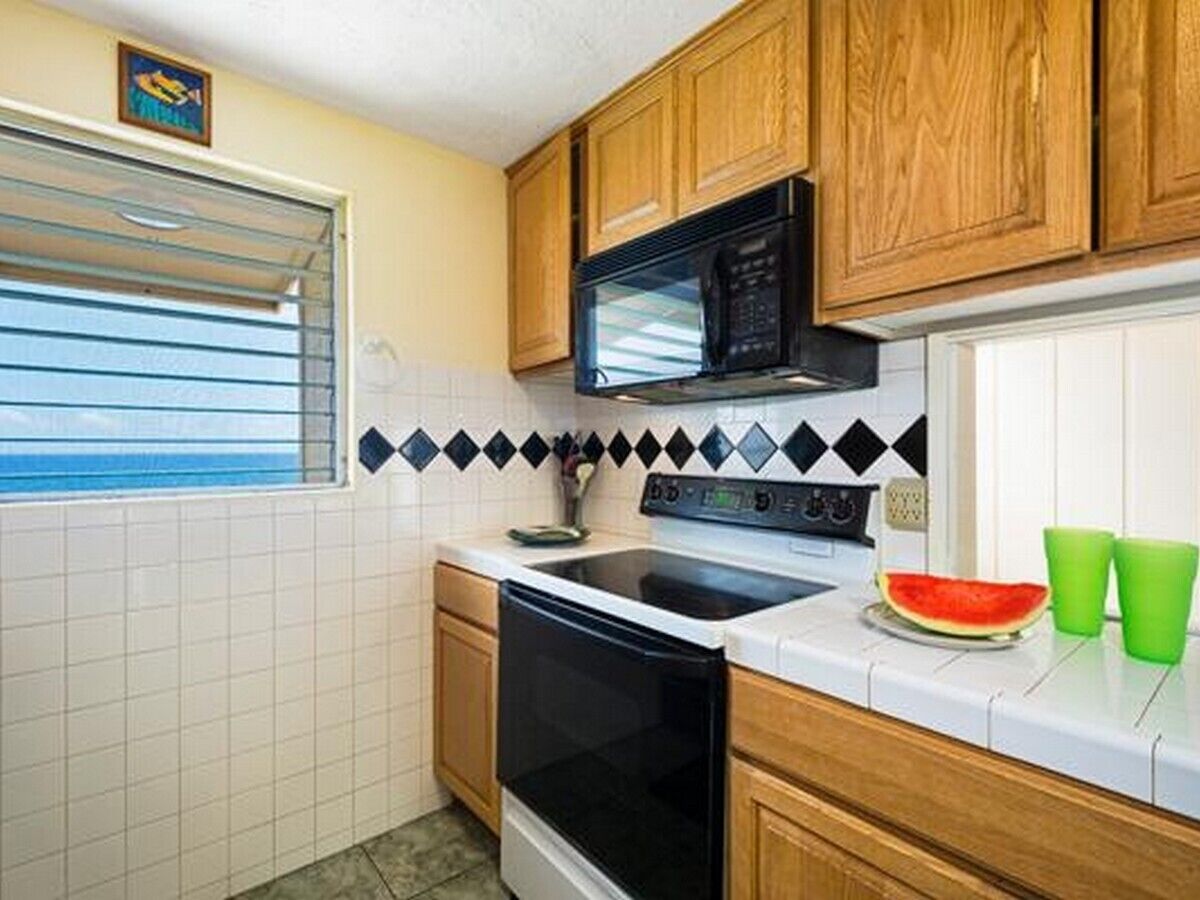 Kona Surf & Racquet Club