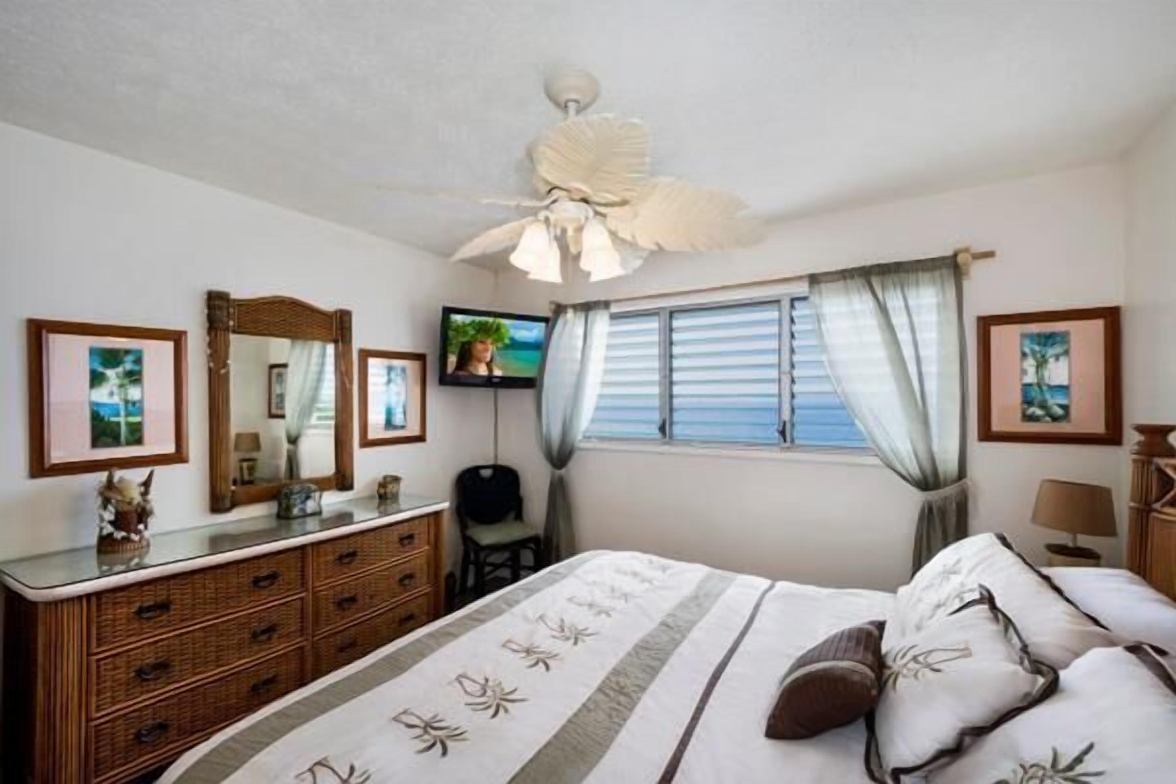 Kona Surf & Racquet Club