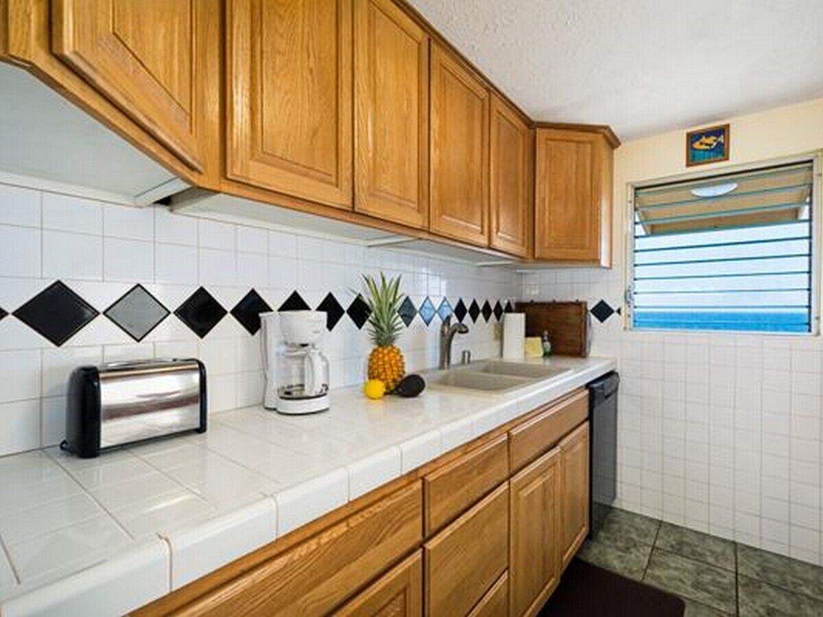 Kona Surf & Racquet Club