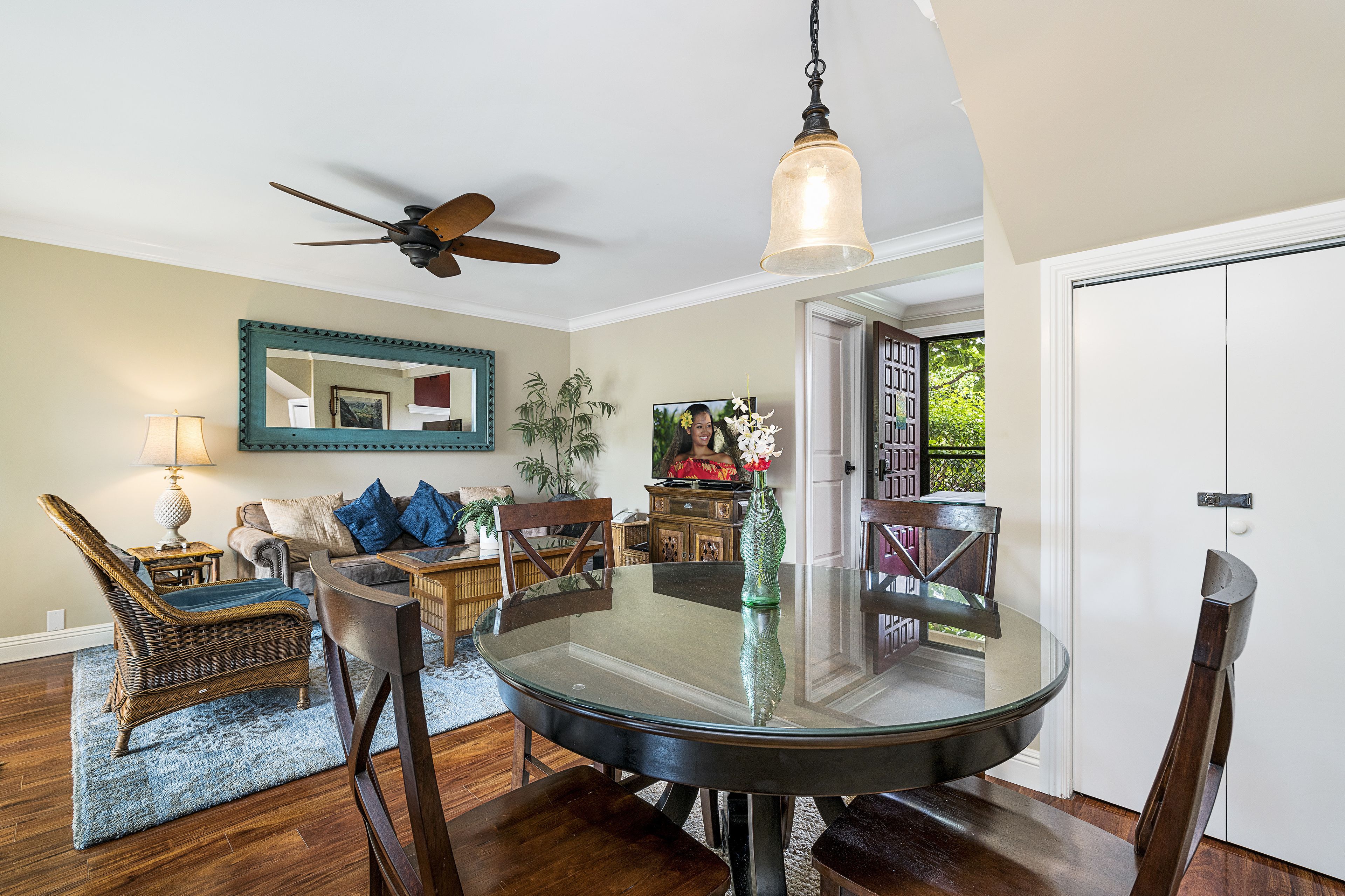 Kona Surf & Racquet Club