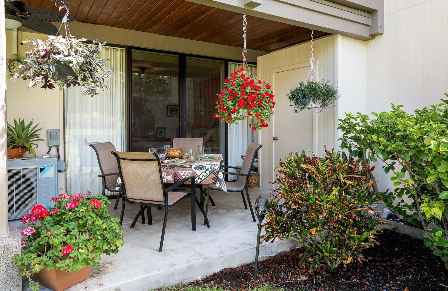 Kona Surf & Racquet Club