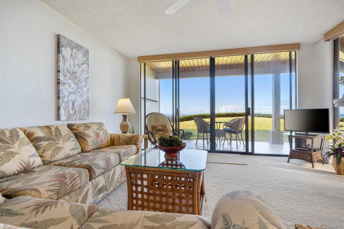 Kona Surf & Racquet Club