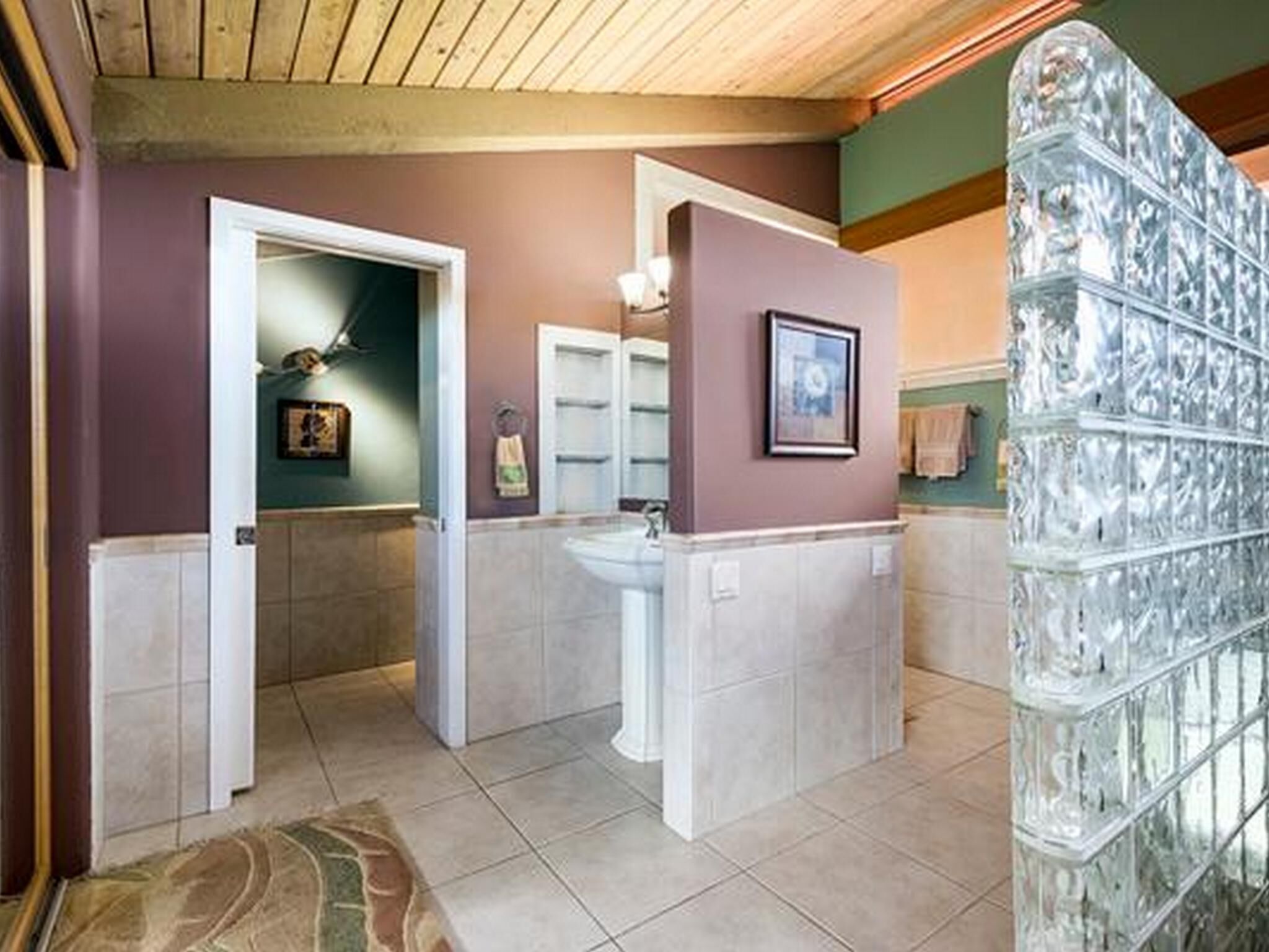 Kona Surf & Racquet Club