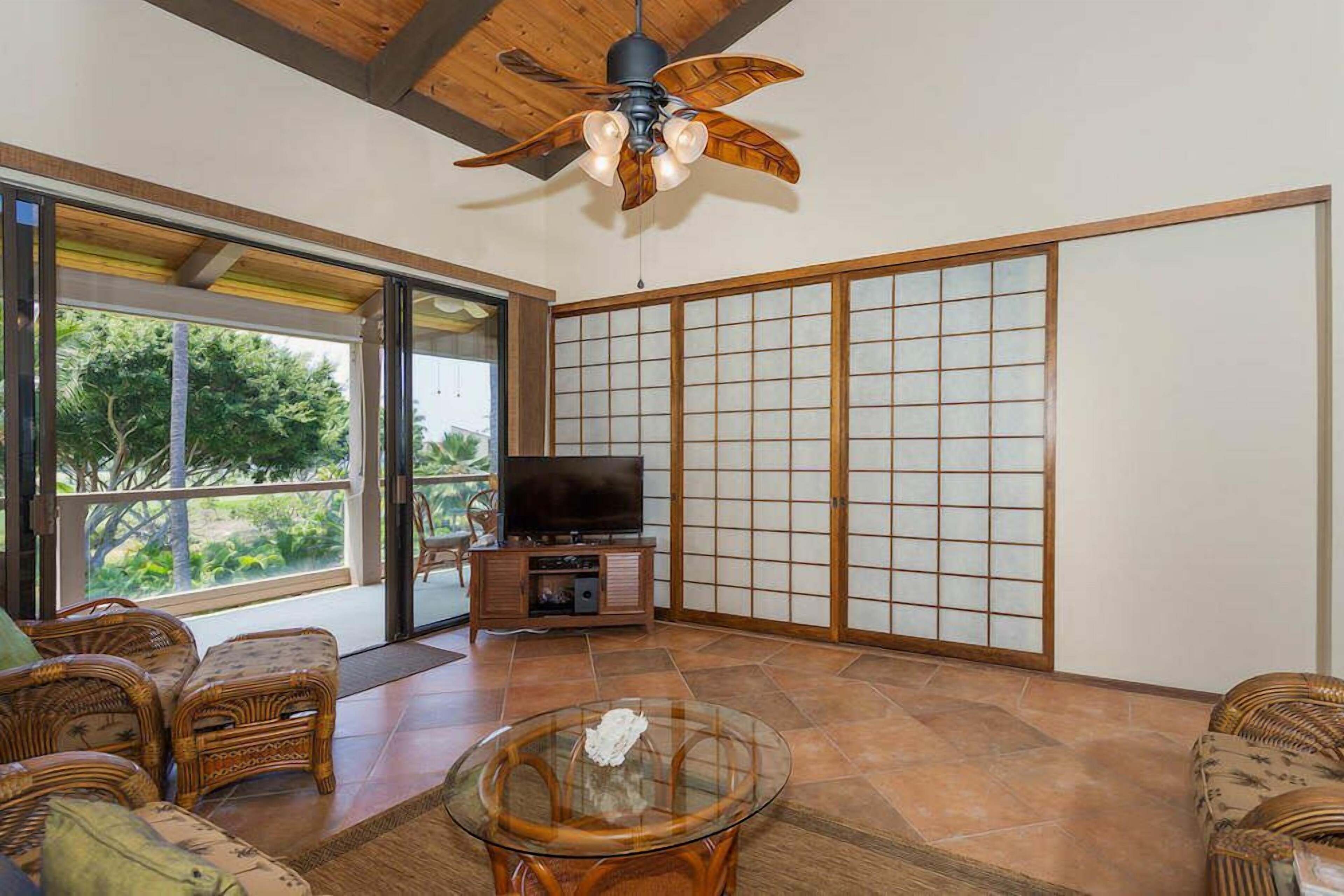 Kona Surf & Racquet Club