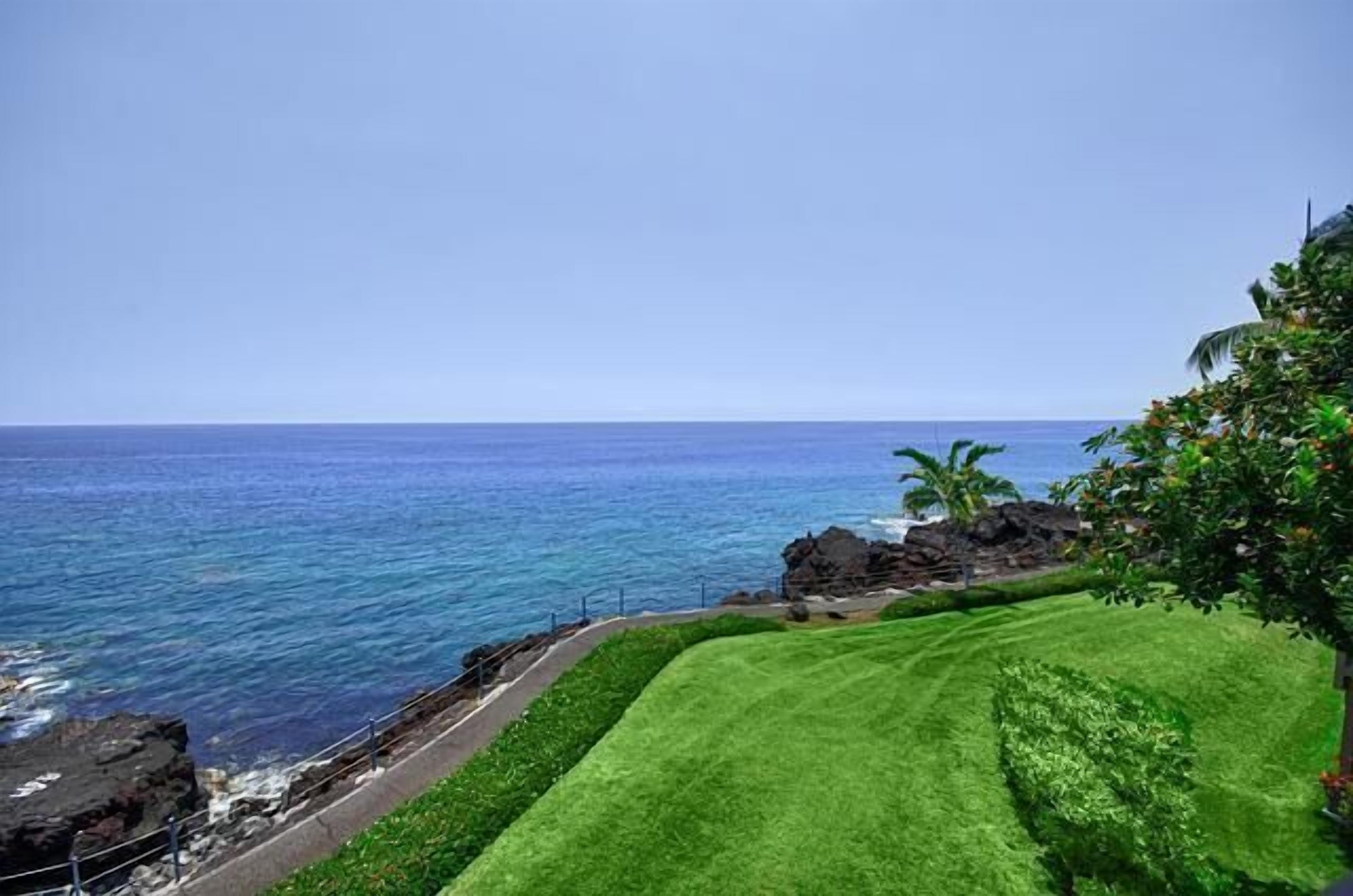 Kona Surf & Racquet Club