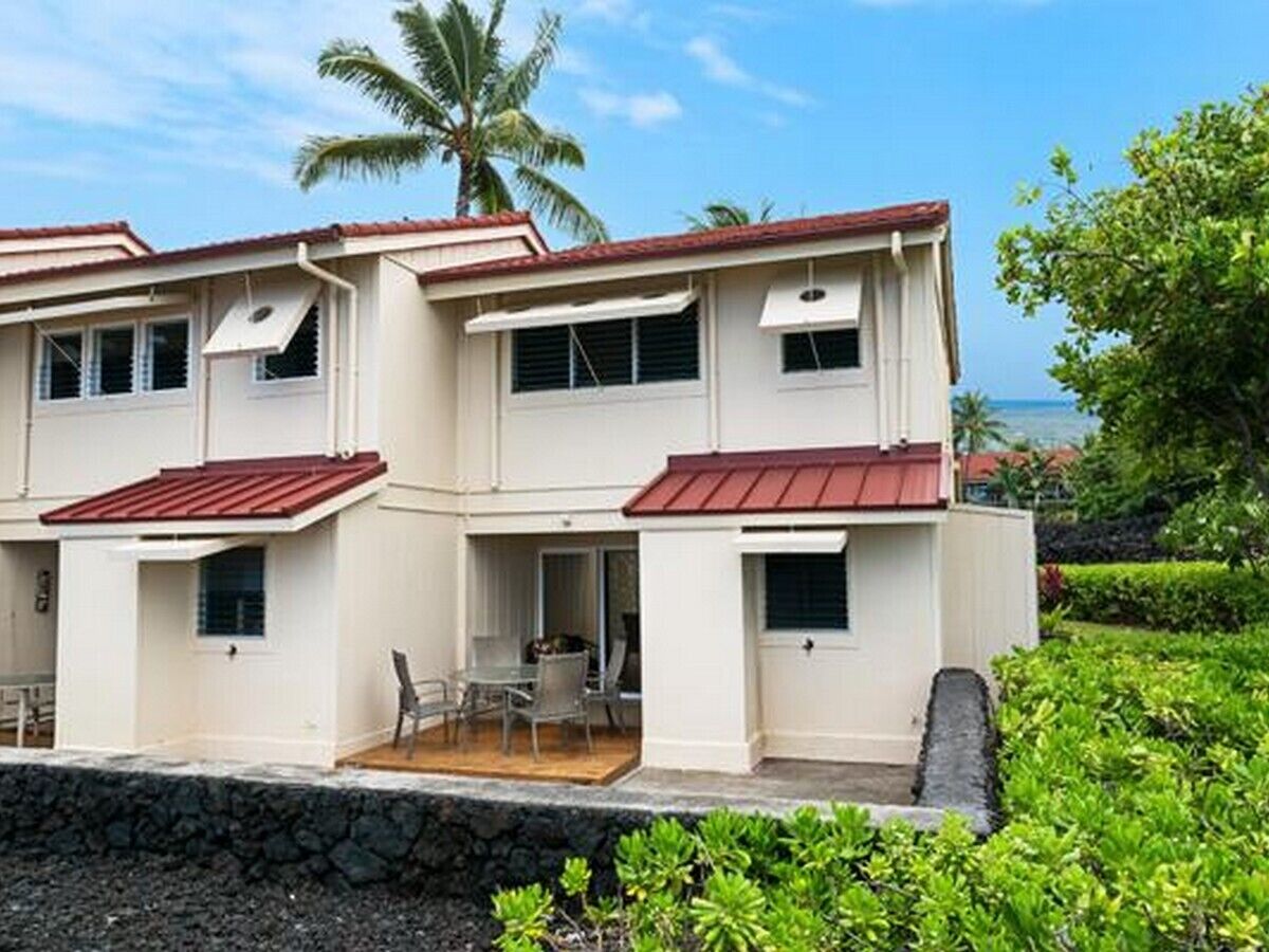 Kona Surf & Racquet Club