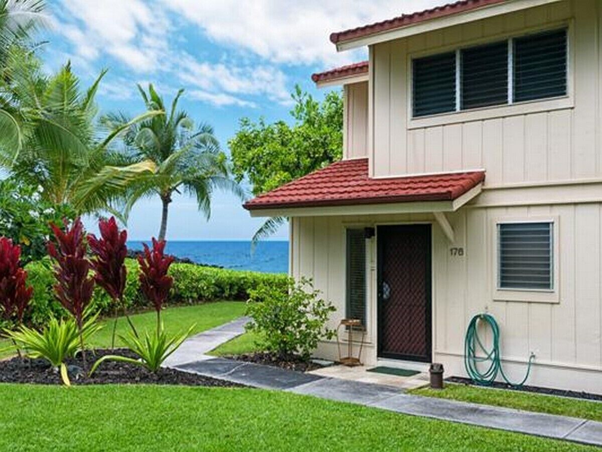 Kona Surf & Racquet Club