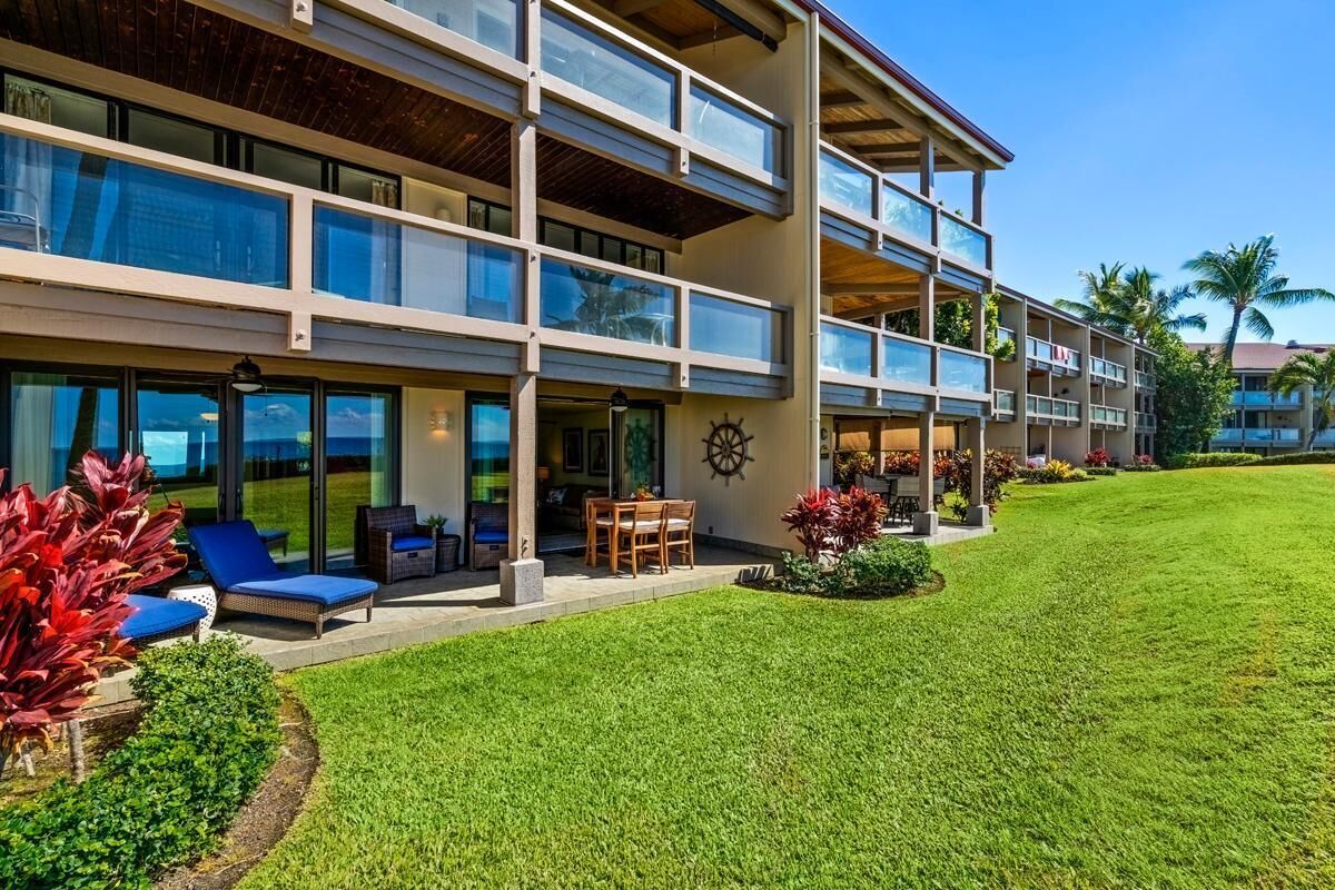 Kona Surf & Racquet Club