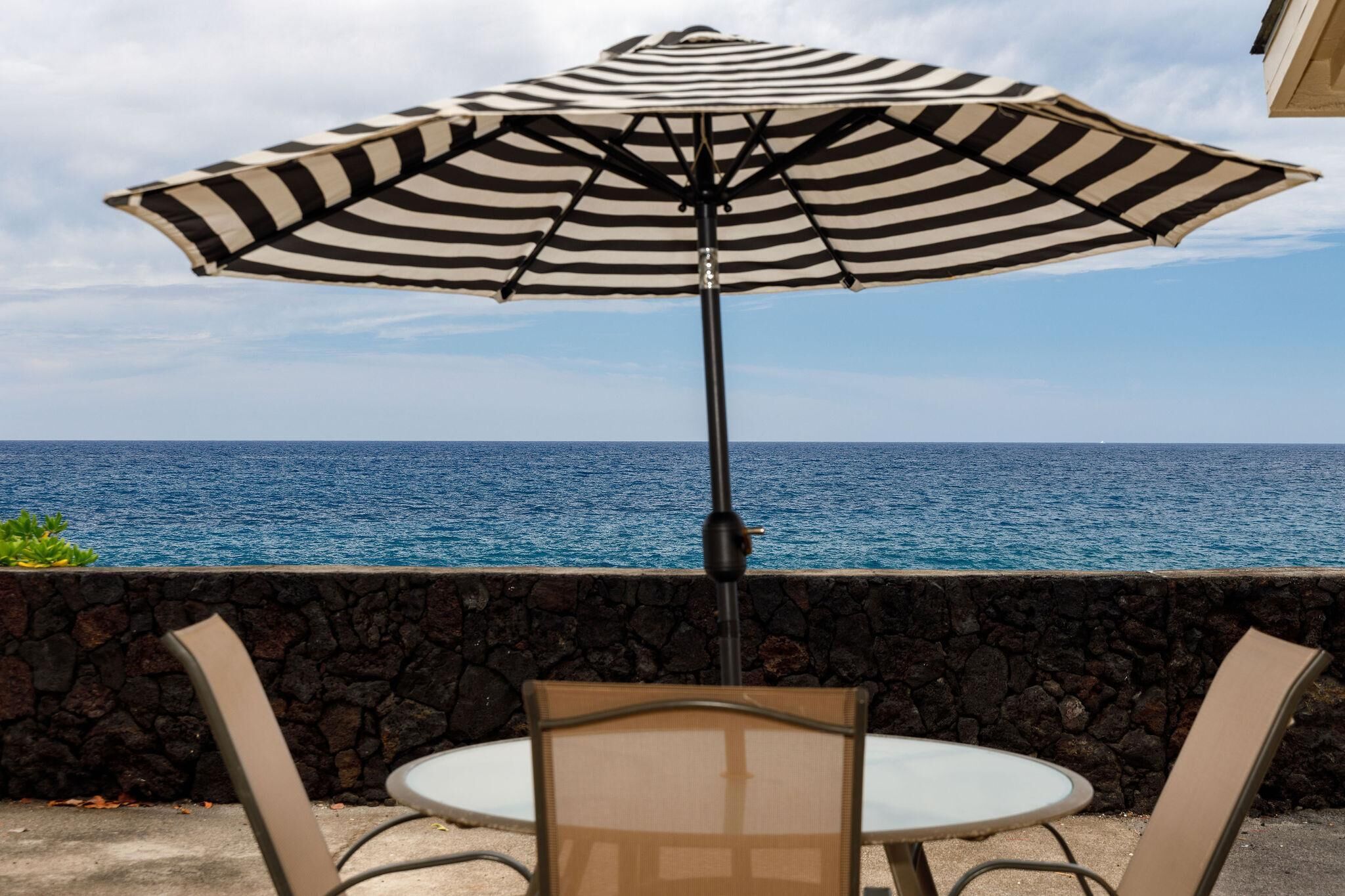 Kona Surf & Racquet Club