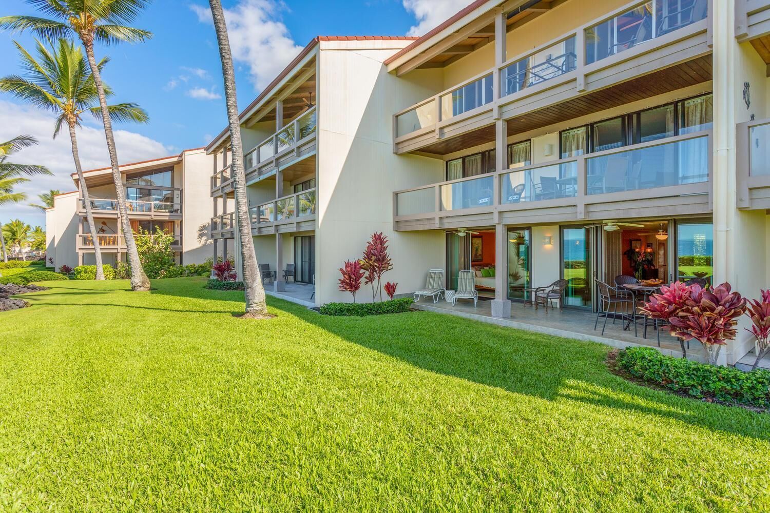 Kona Surf & Racquet Club