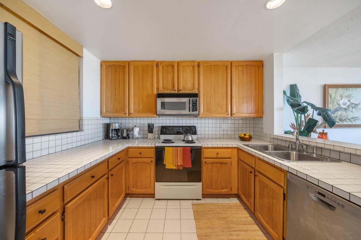 Kona Surf & Racquet Club