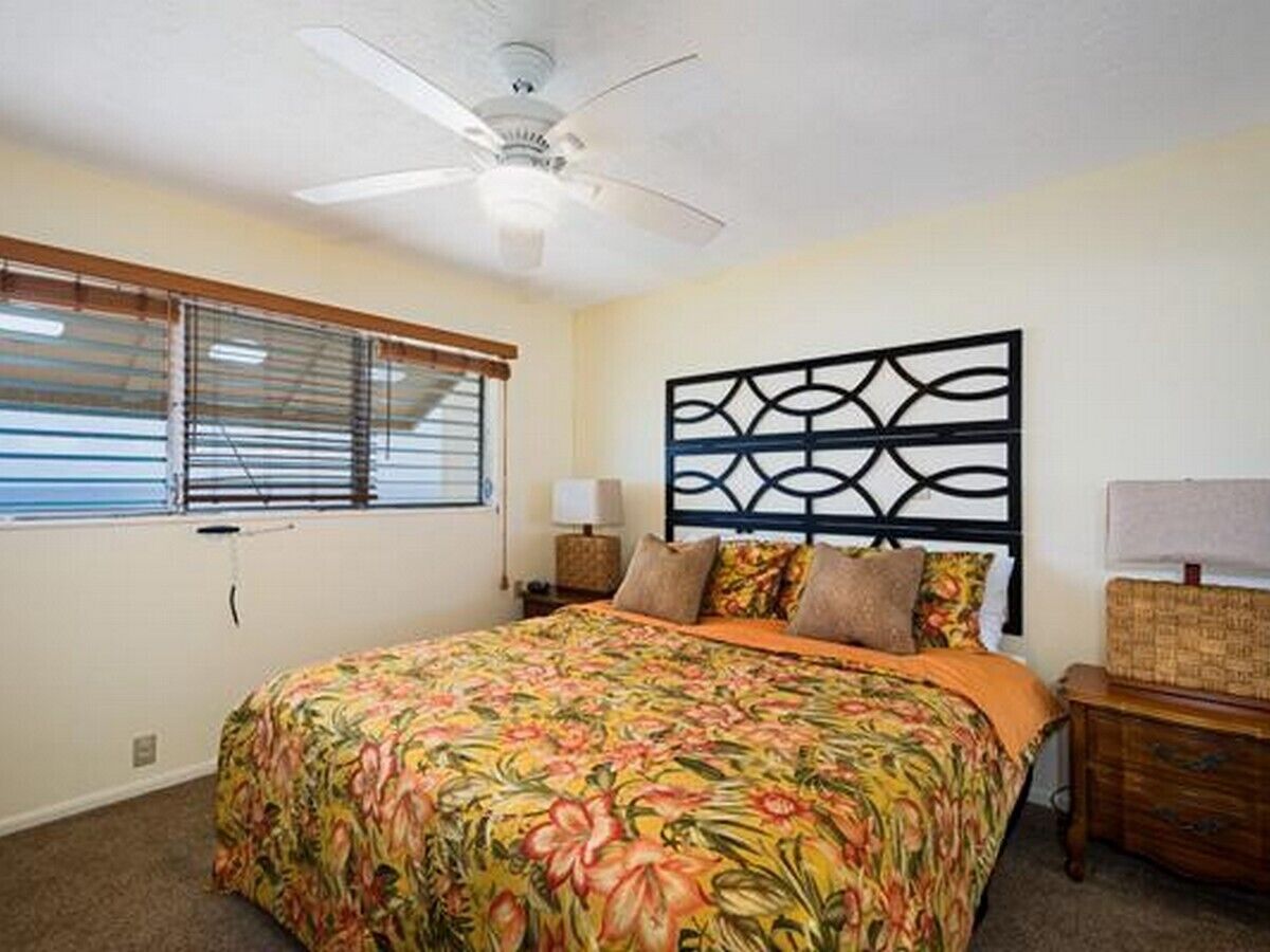 Kona Surf & Racquet Club