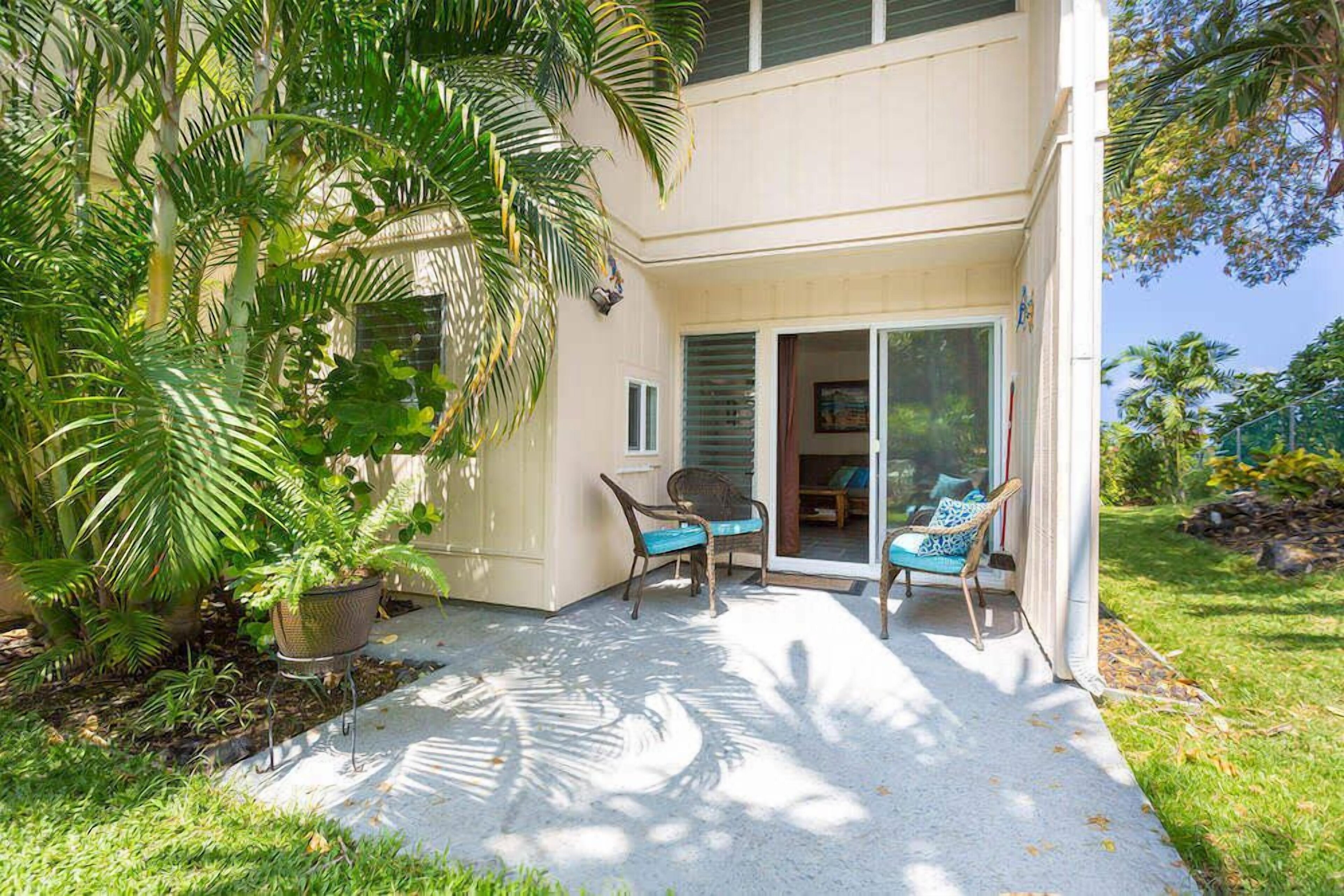 Kona Surf & Racquet Club