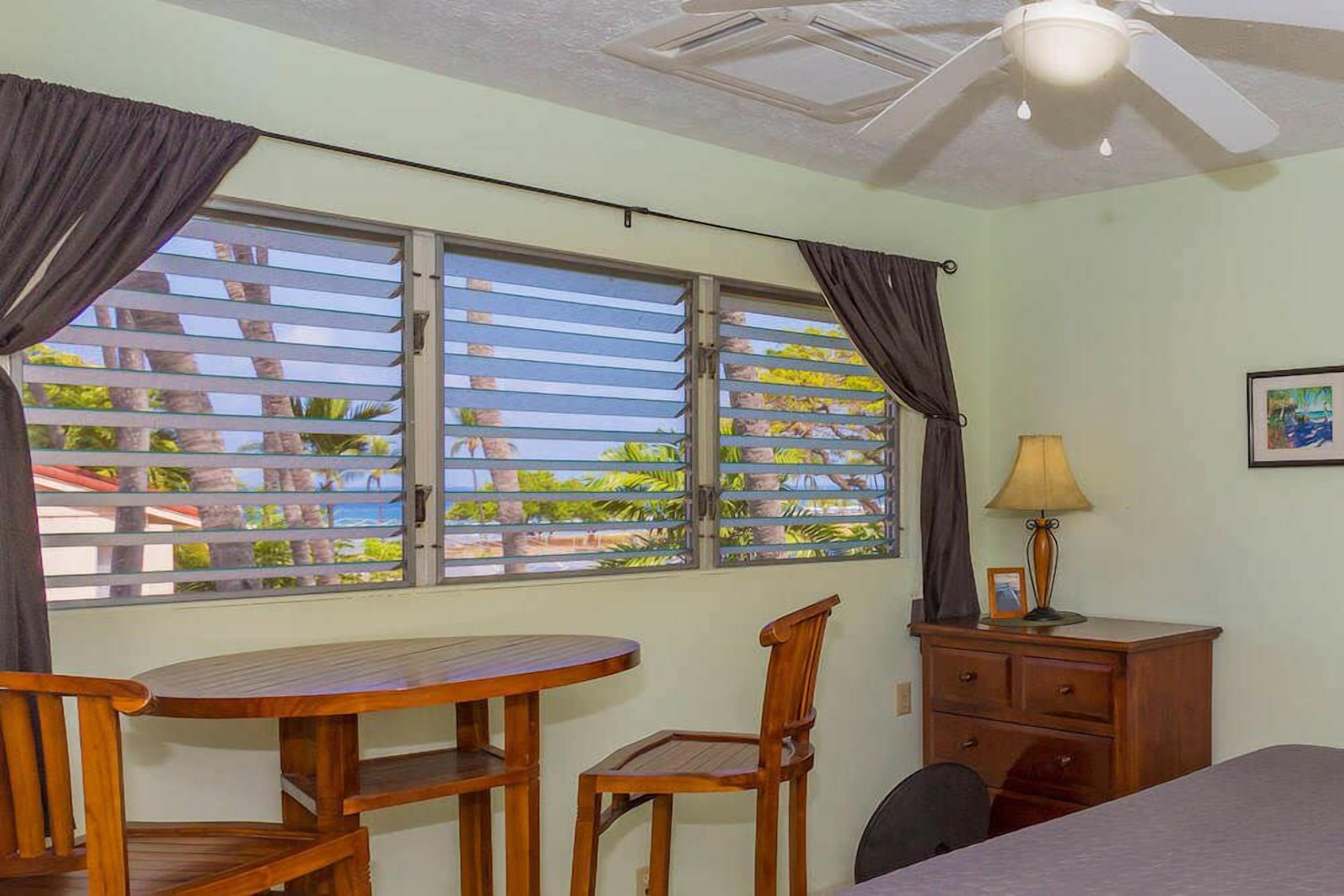 Kona Surf & Racquet Club