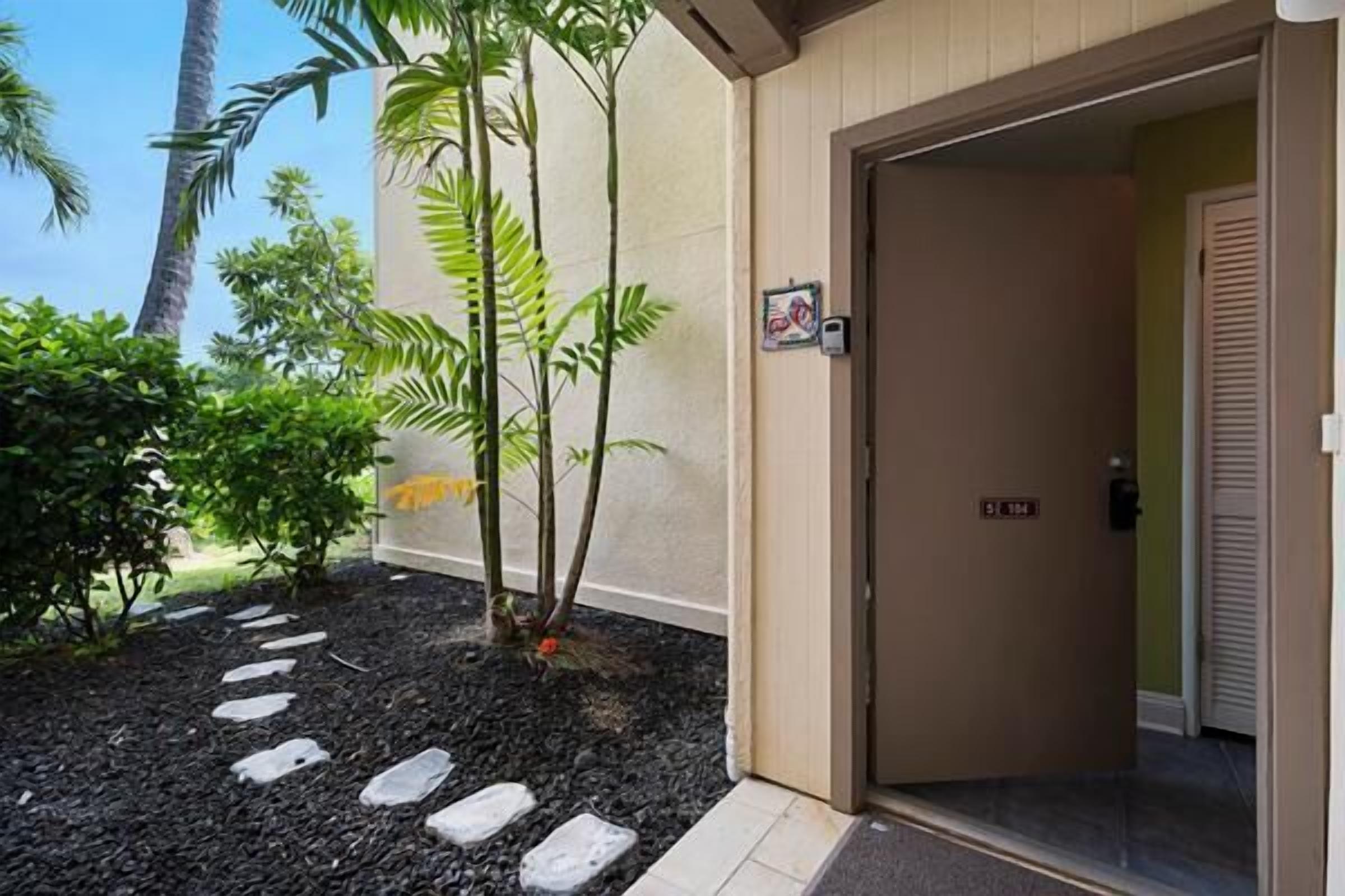 Kona Surf & Racquet Club