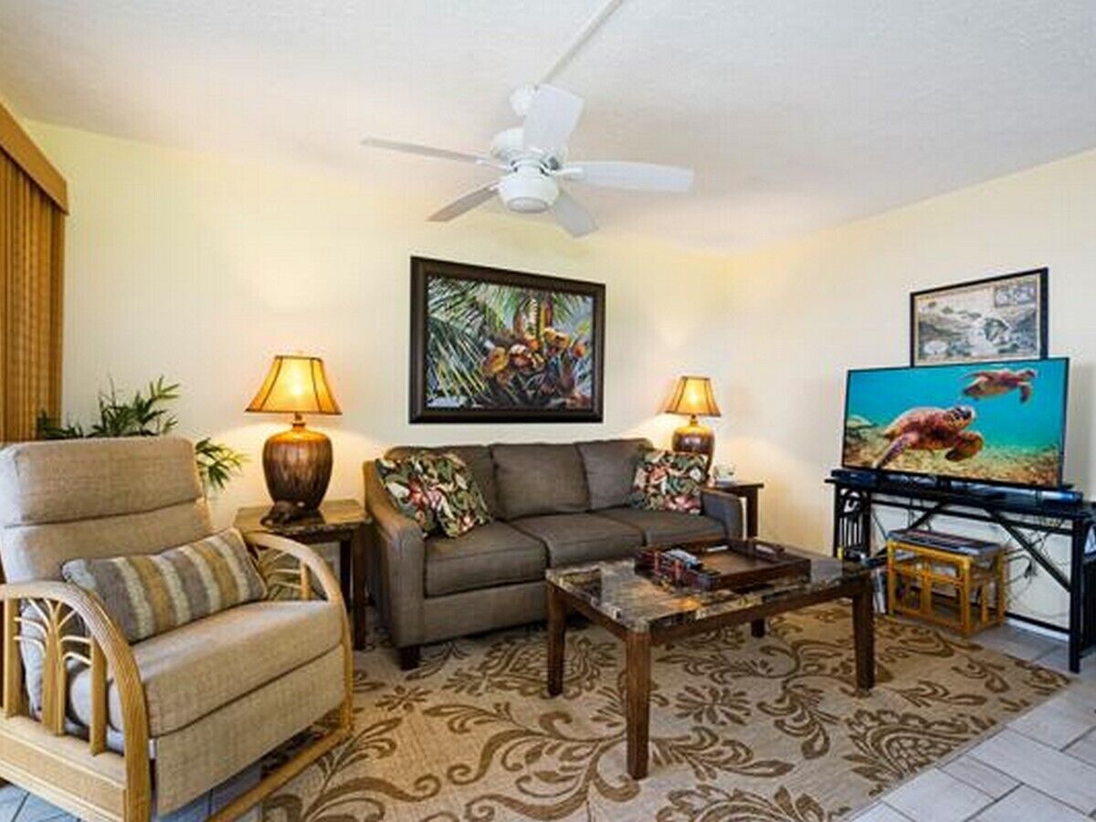 Kona Surf & Racquet Club