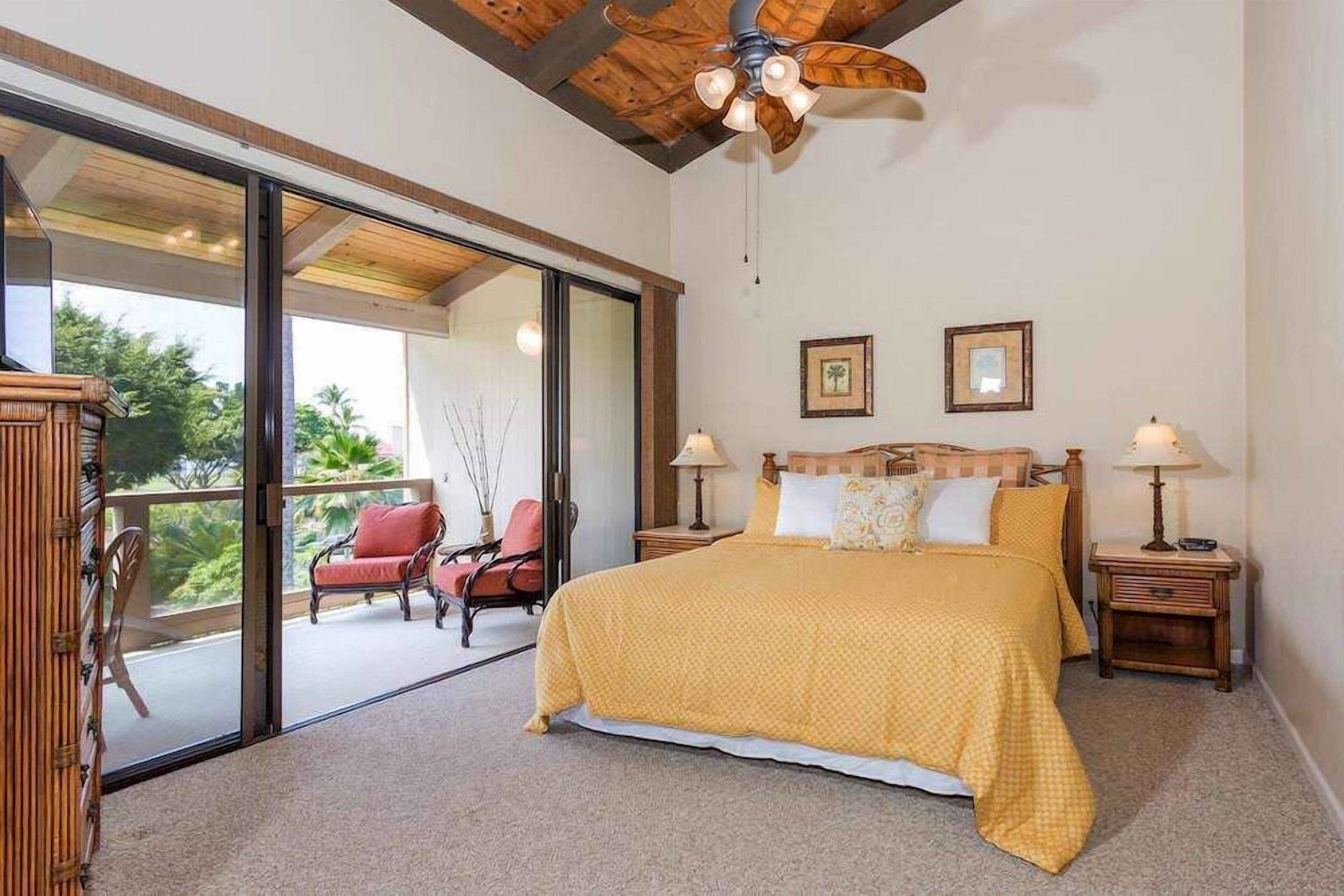 Kona Surf & Racquet Club