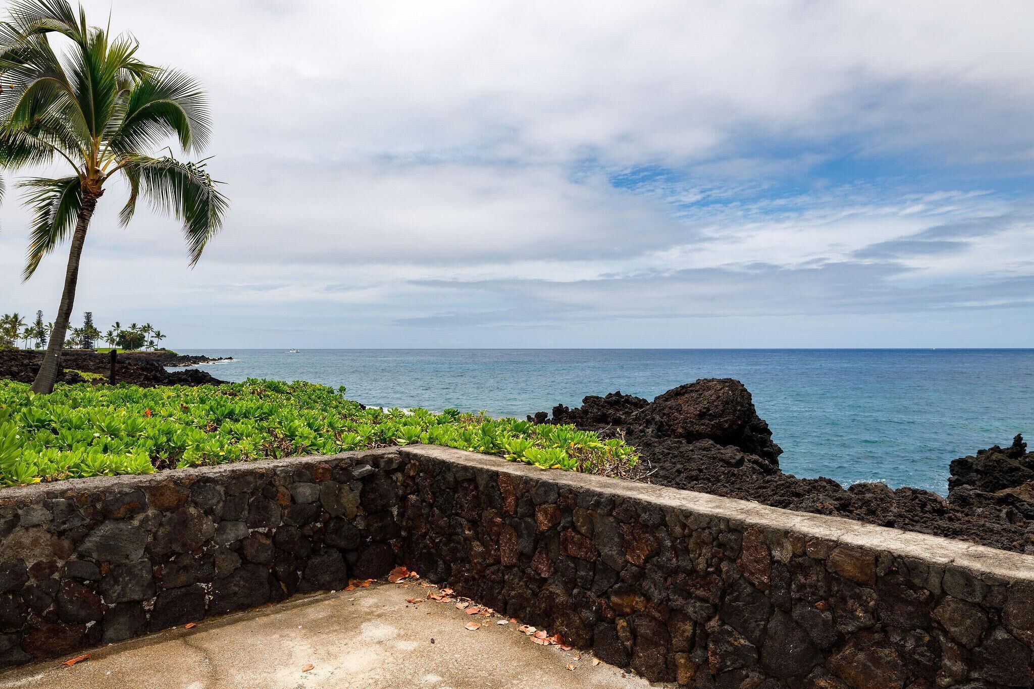 Kona Surf & Racquet Club