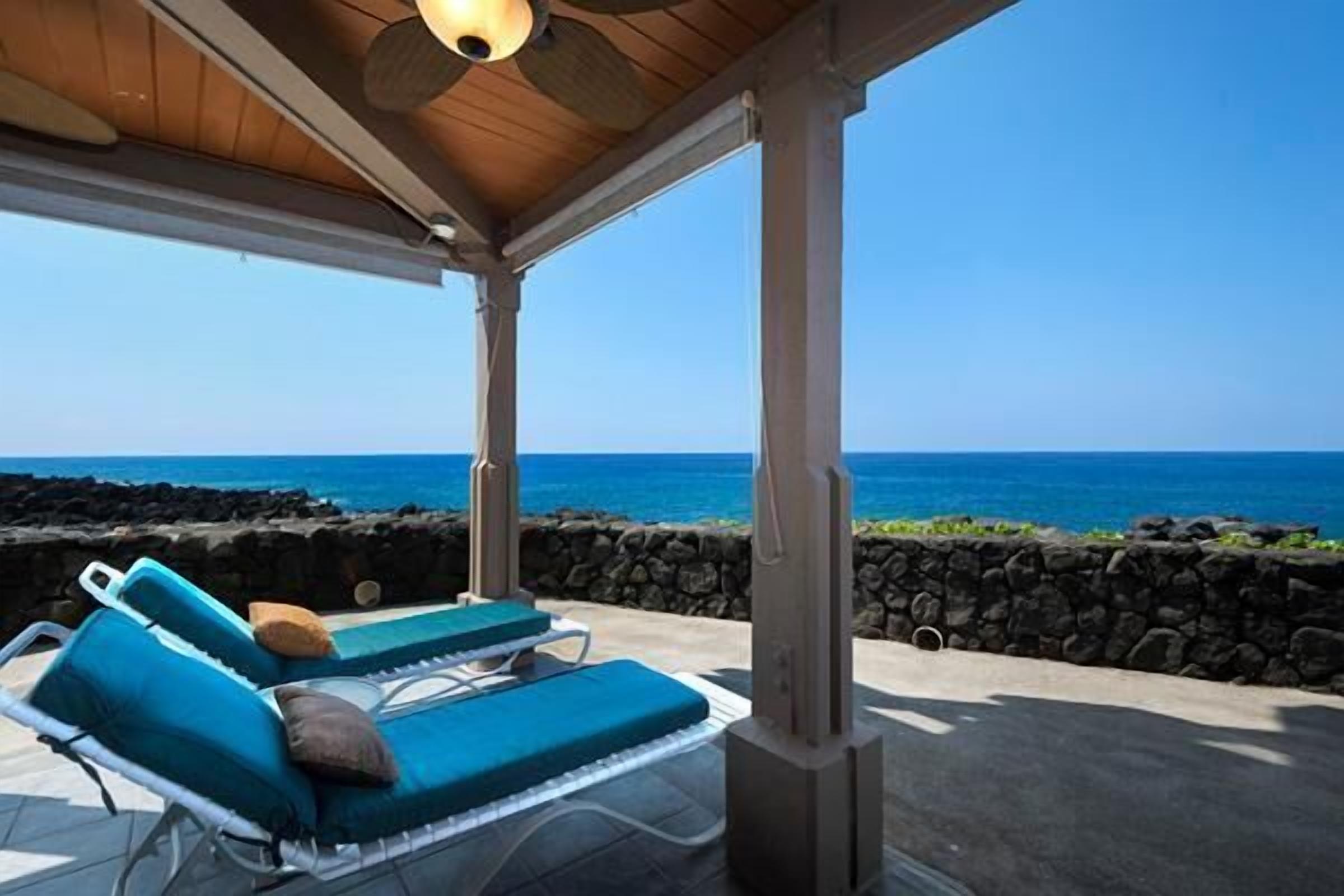 Kona Surf & Racquet Club