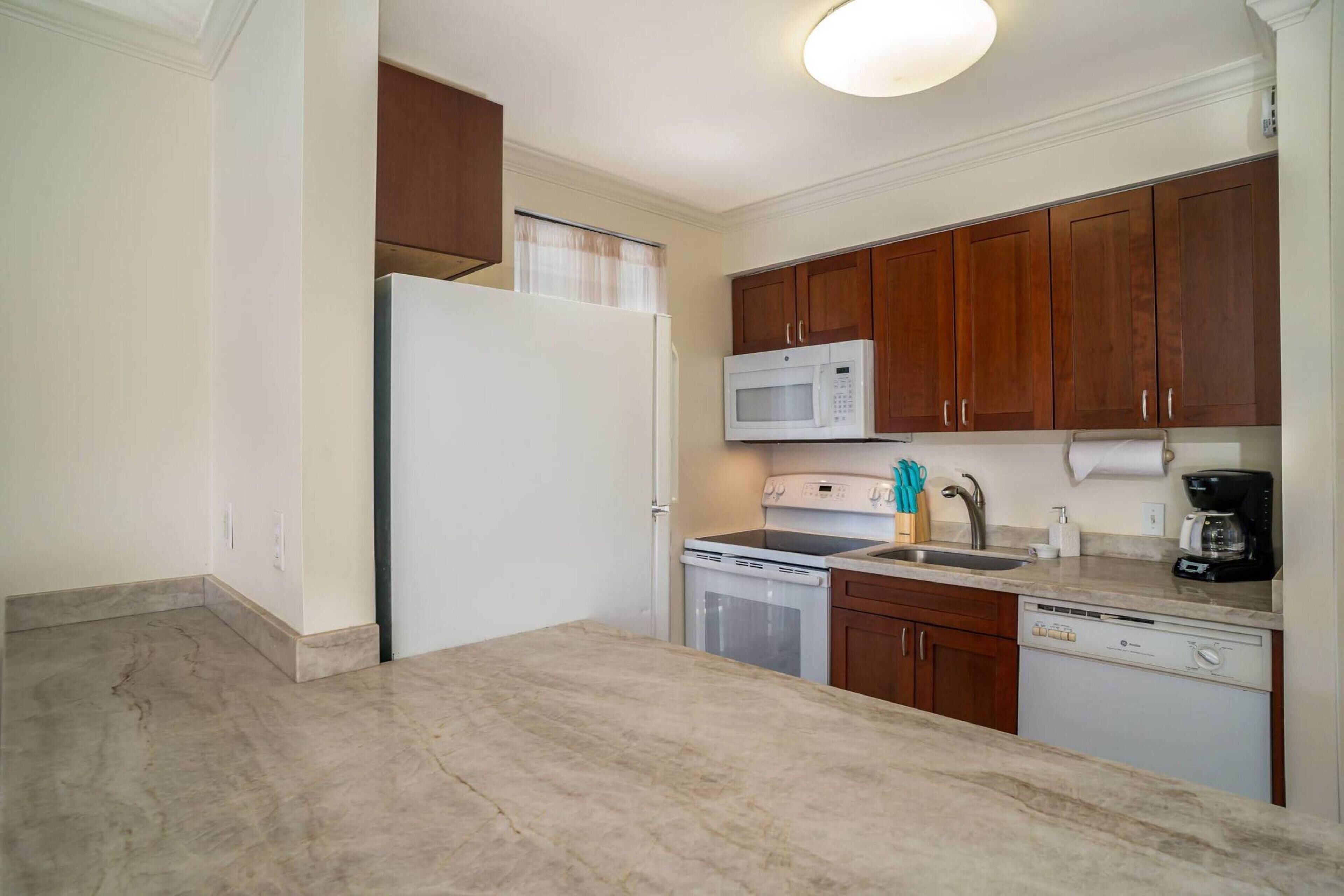 Lahaina Shores Beach Resort by Coldwell Banker Island Vacations