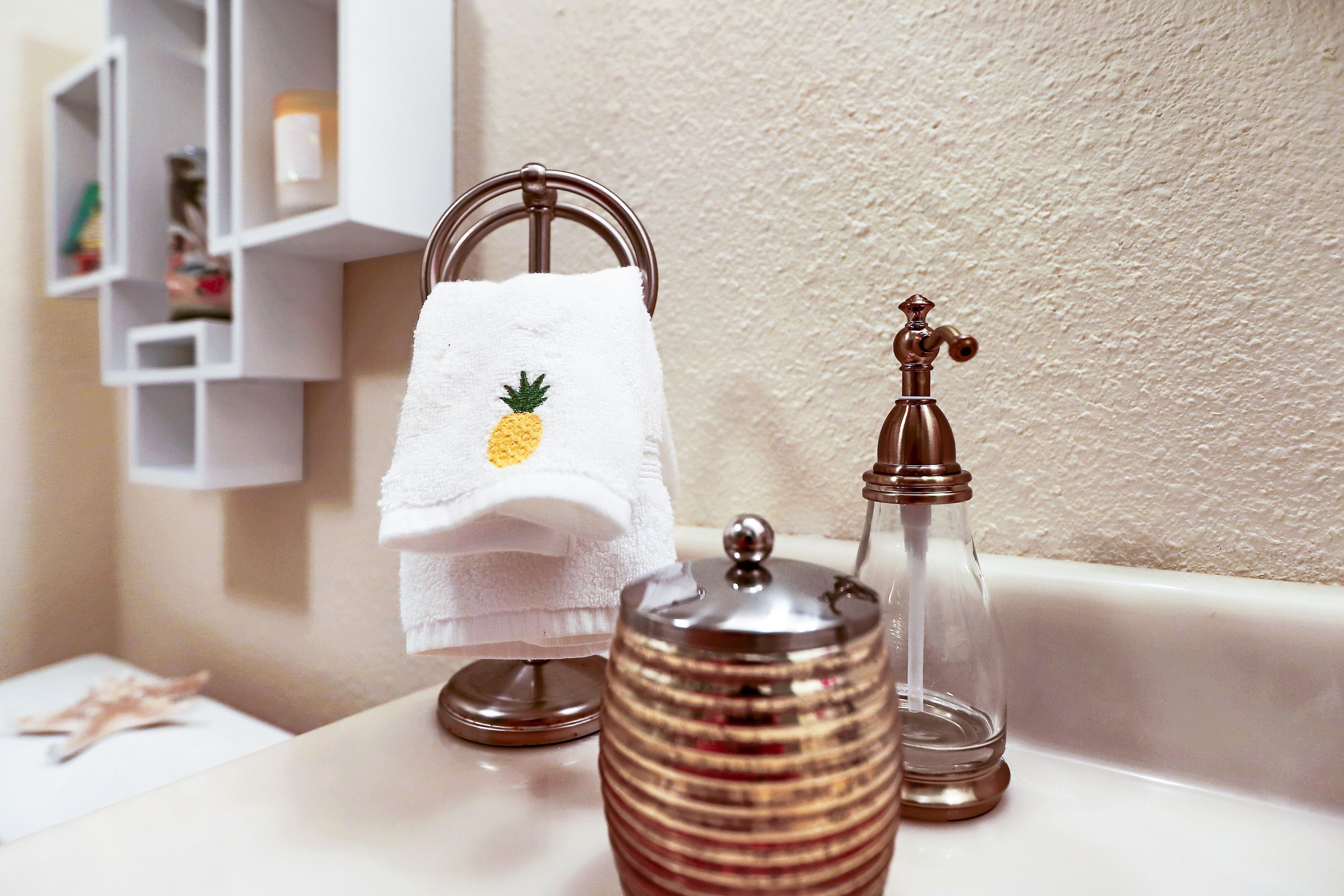 Kaleialoha by Hula Hideaway