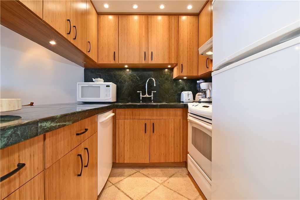 Makani Sands by RedAwning