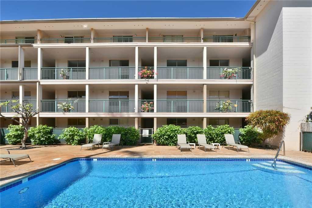 Makani Sands by RedAwning