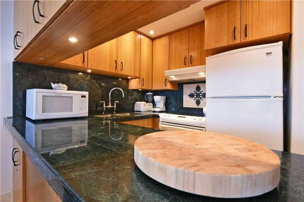 Makani Sands by RedAwning