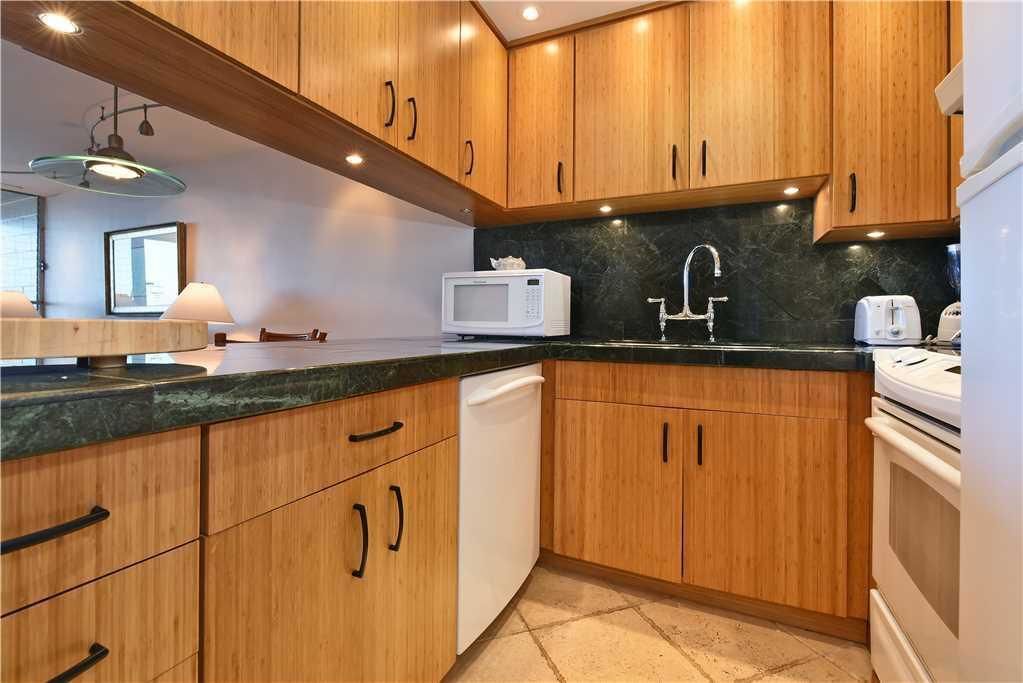 Makani Sands by RedAwning