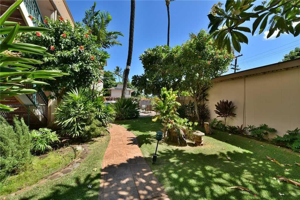 Makani Sands by RedAwning