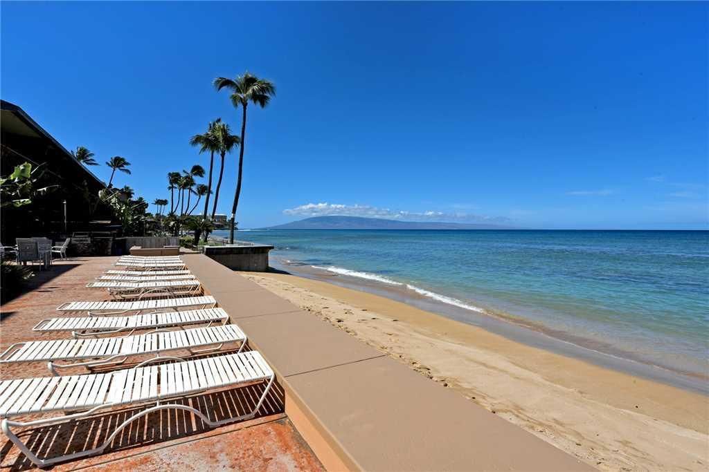 Makani Sands by RedAwning