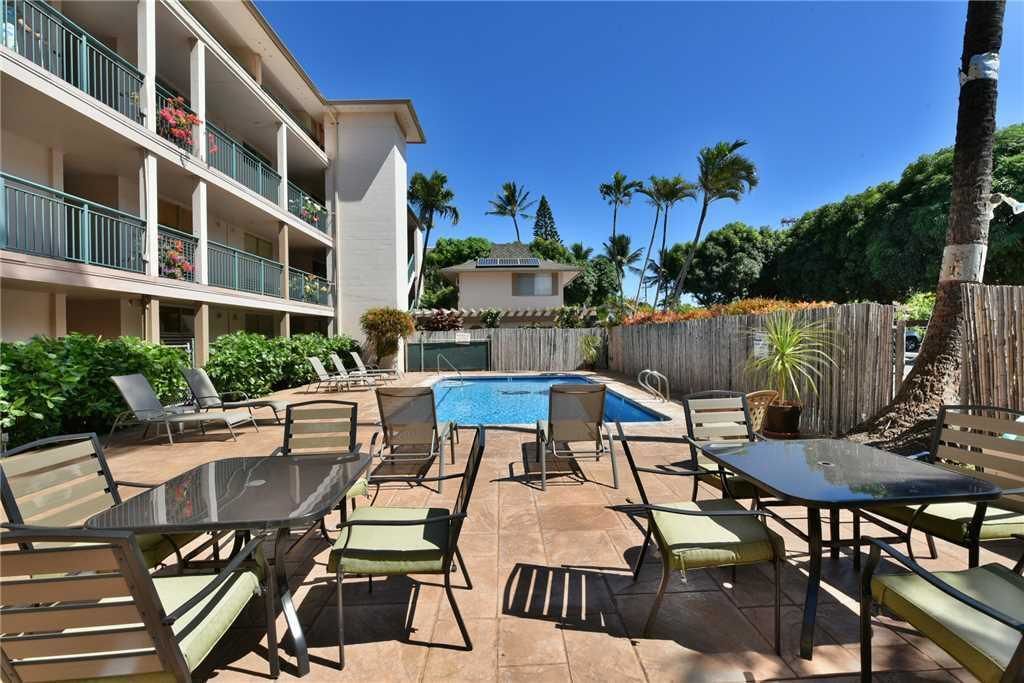 Makani Sands by RedAwning