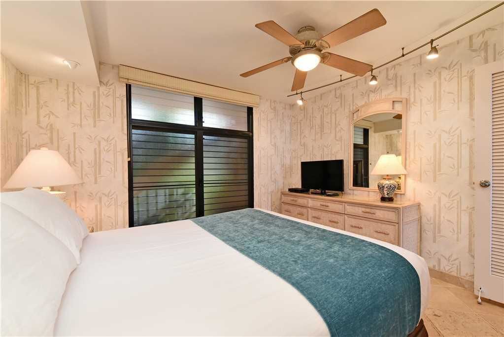 Makani Sands by RedAwning