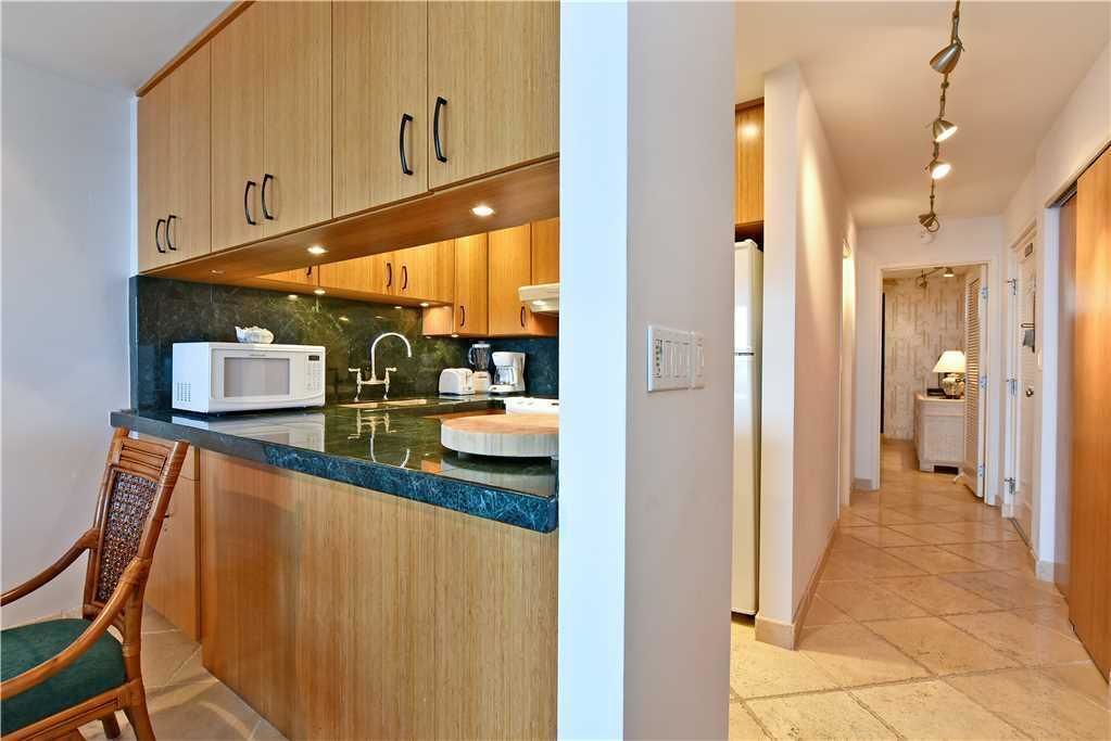 Makani Sands by RedAwning