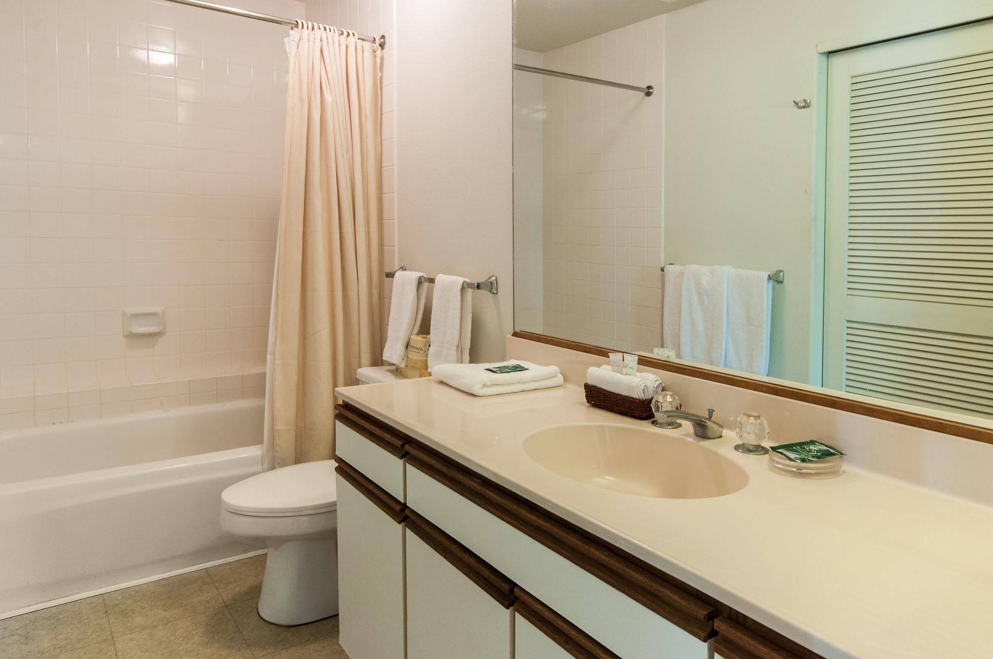 Princeville Oceanfront Villas