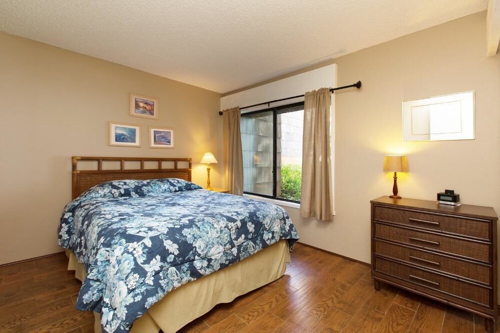 Sealodge at Princeville by RedAwning