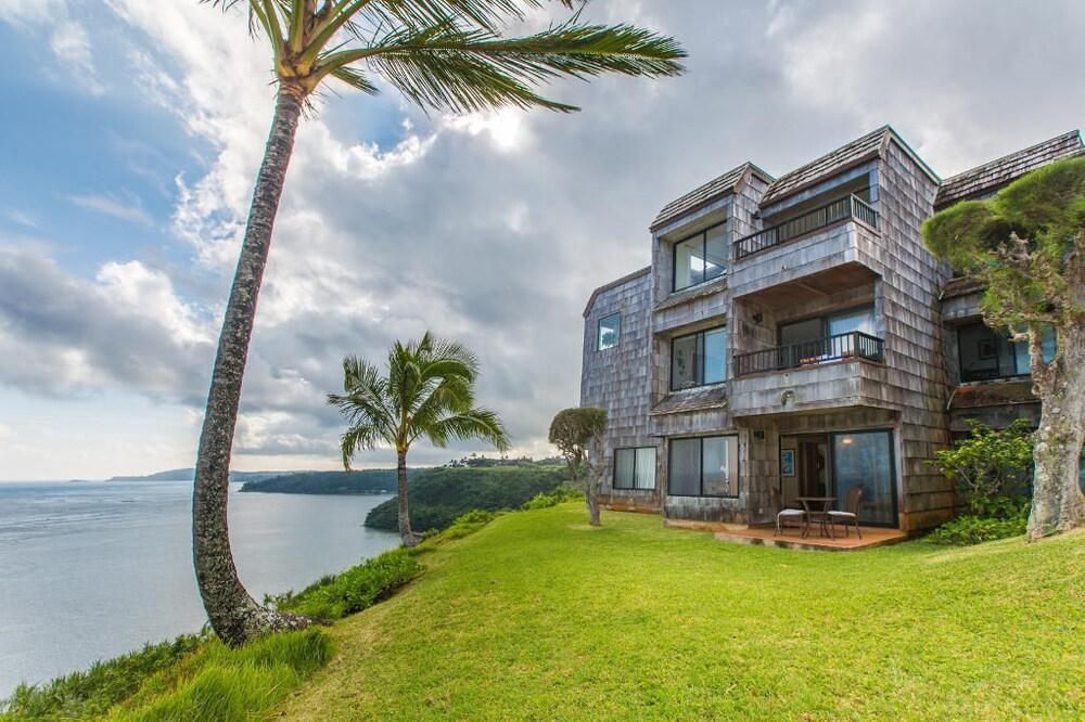 Sealodge at Princeville by RedAwning