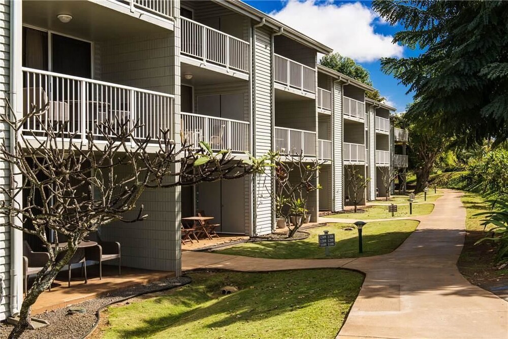 The Cliffs at Princeville by RedAwning