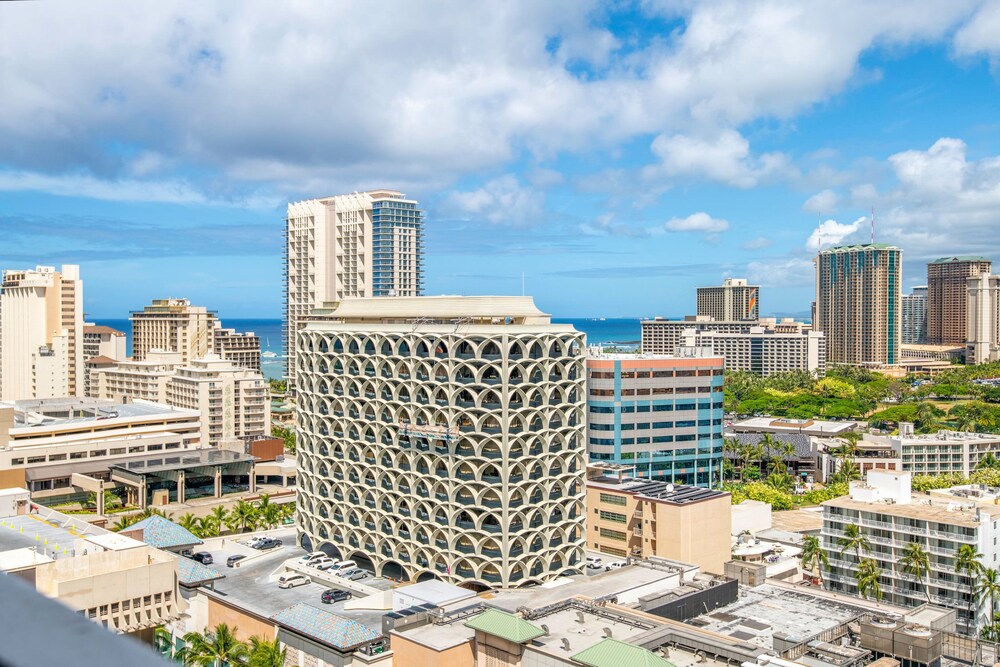 Marine Surf Waikiki