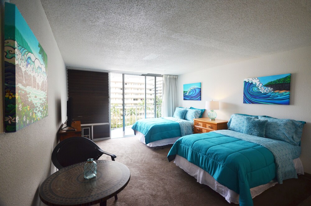 Marine Surf Waikiki by RedAwning