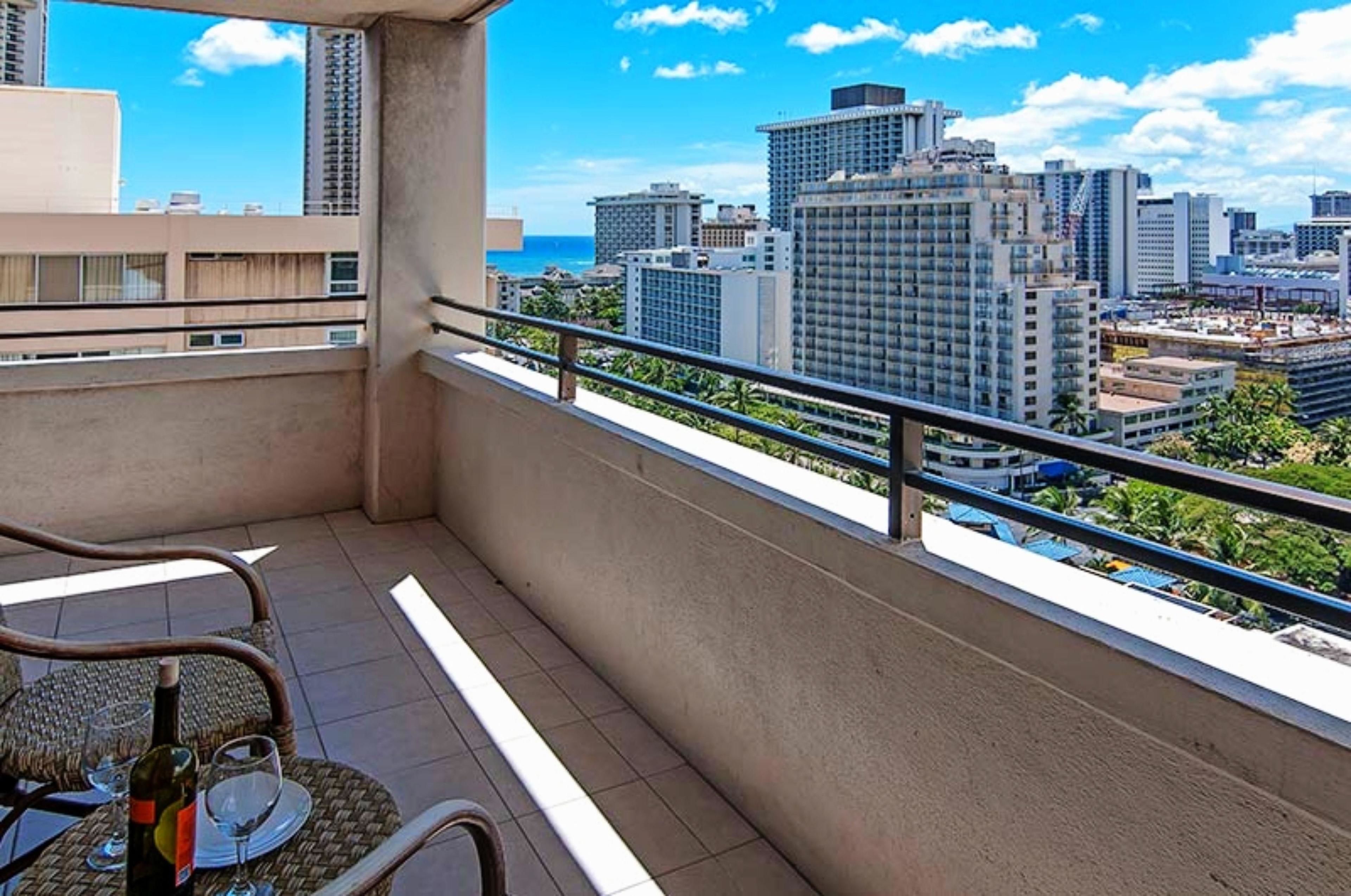 Royal Aloha Waikiki Aloha Tower-Waikiki Skytower