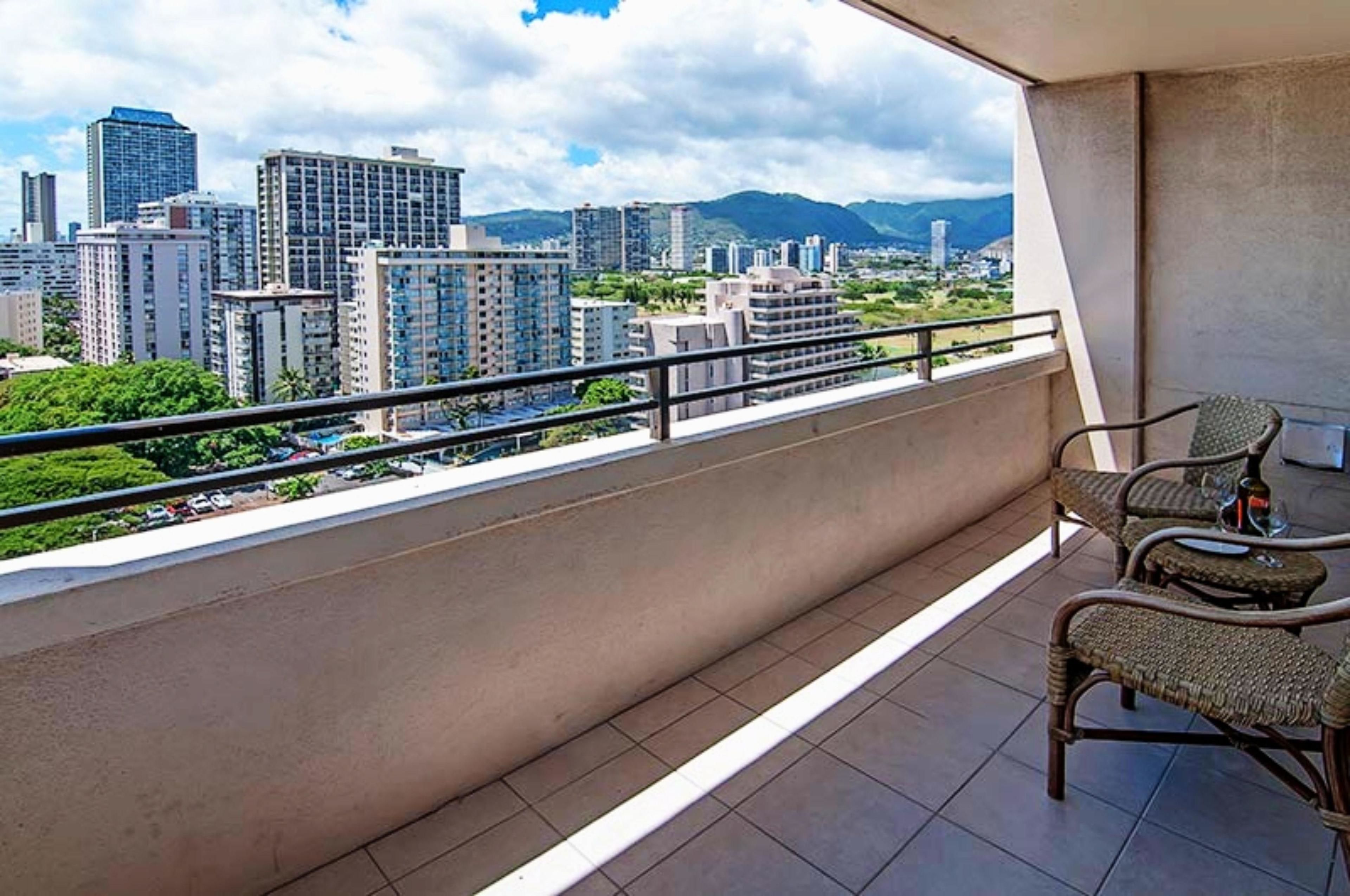 Royal Aloha Waikiki Aloha Tower-Waikiki Skytower