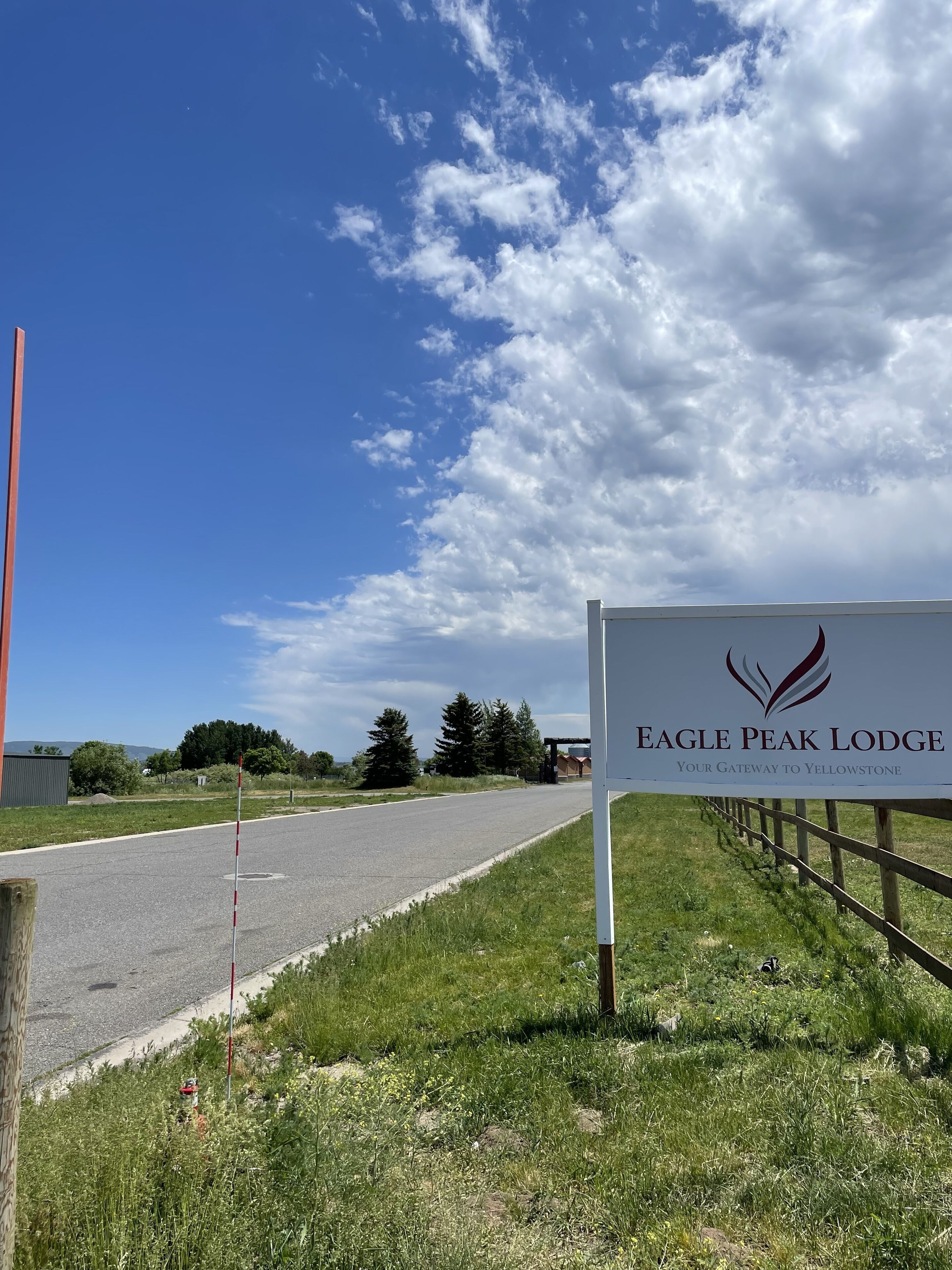 Eagle Peak Lodge & Cabins