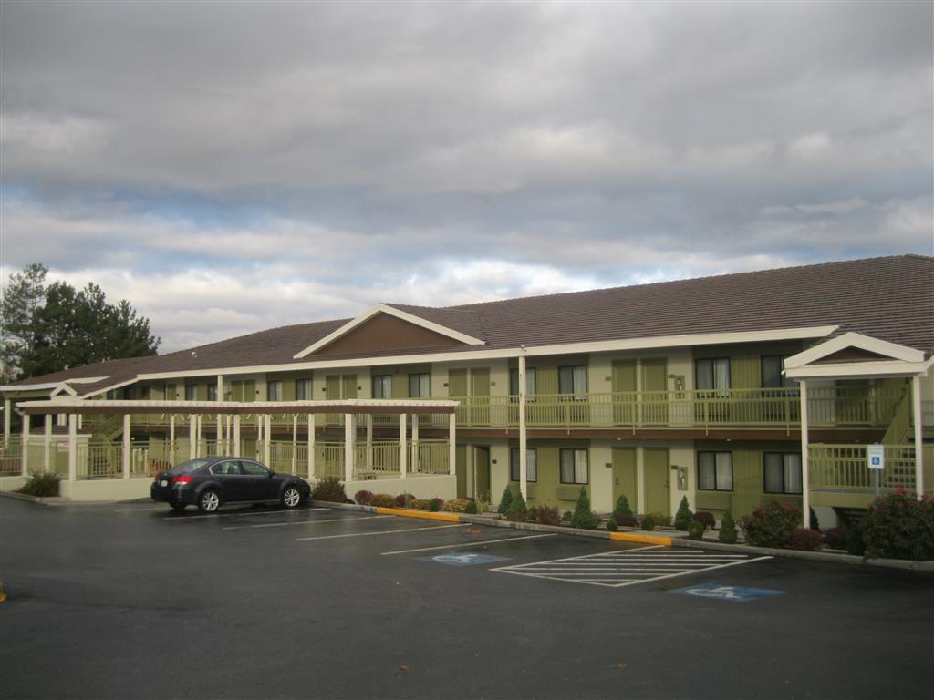 Airport Inn