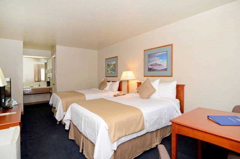 Airport Inn
