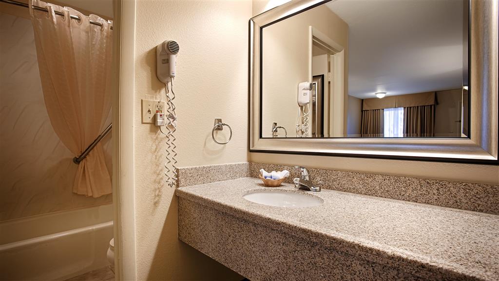 Airport Inn