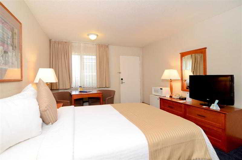 Airport Inn