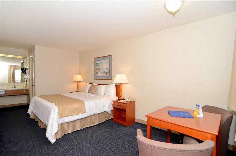 Airport Inn
